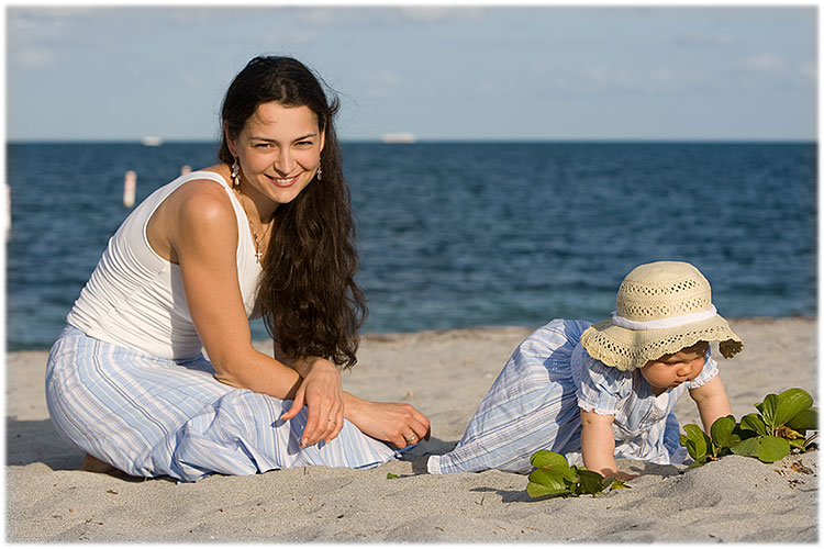 akosteniukandbeachbaby