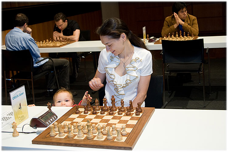 akosteniukandchessbaby